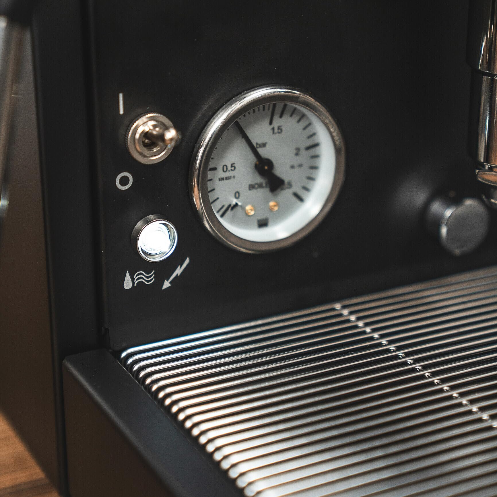 la-pavoni-new-cellini-evolution-lpscvb01eu-macchina-espresso-acciaio-nero image 4